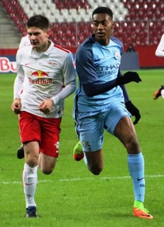 Picture of Tosin Adarabioyo