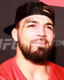 Picture of Mike Perry