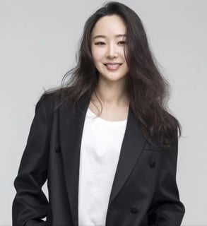 Picture of Min Hee-jin