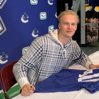 Picture of Elias Pettersson