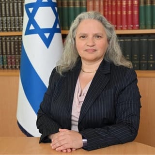 Picture of Simona Halperin