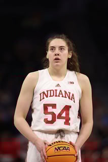 Picture of Mackenzie Holmes