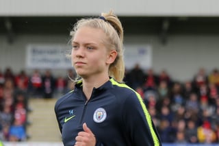 Picture of Esme Morgan
