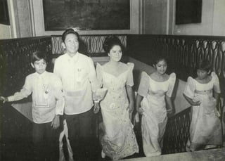 Picture of Marcos family