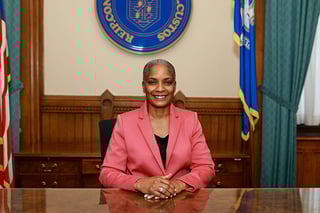 Picture of Stephanie Thomas