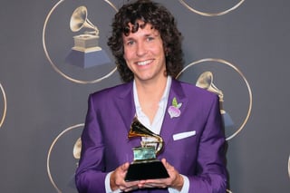 Picture of Grammy Award for Songwriter of the Year, Non-Classical