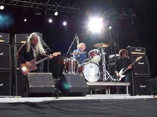 Picture of Dinosaur Jr.