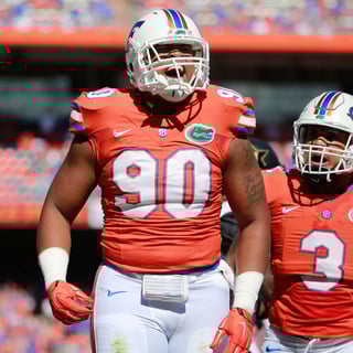 Picture of defensive lineman