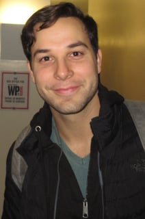 Picture of Skylar Astin