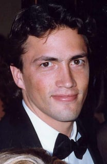 Picture of Andrew Shue