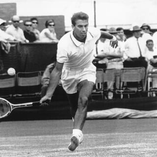 Picture of Manuel Santana