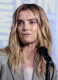 Picture of Betty Gilpin