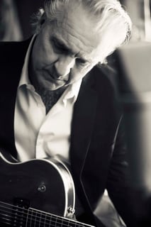 Picture of Neil Giraldo