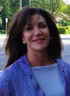 Picture of Hilary Farr