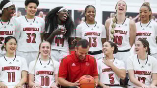 Picture of Louisville Cardinals women's basketball