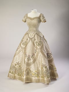 Picture of Coronation gown of Elizabeth II
