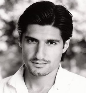 Picture of Kayvan Novak