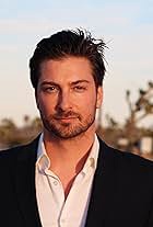 Picture of Daniel Lissing