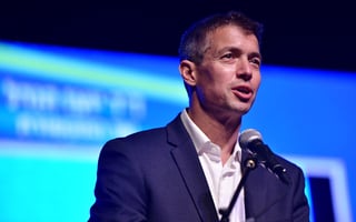 Picture of Yoaz Hendel