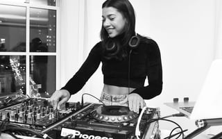 Picture of Hannah Bronfman