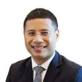 Picture of Desmond Lee