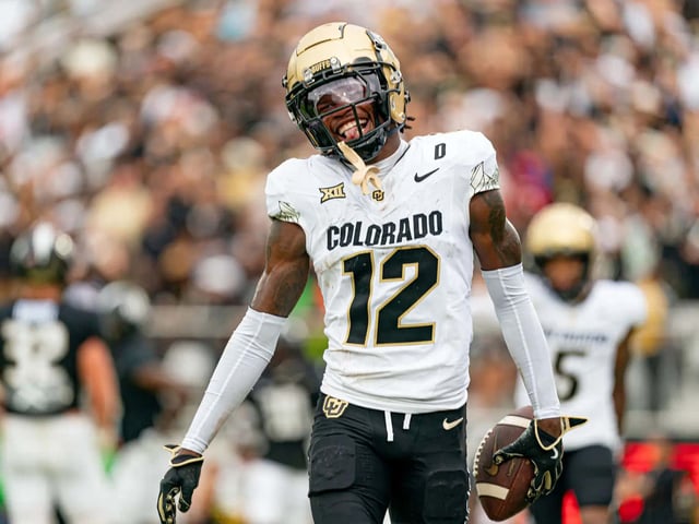 Travis Hunter Should Be the Heisman Trophy Favorite