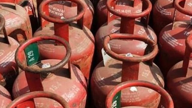Effective immediately, the price of commercial LPG cylinders has increased by ₹48.50 for 19 kg and ₹12 for 5 kg. Domestic LPG prices stay at ₹803 for a 14 kg cylinder, despite a previous rise in September.