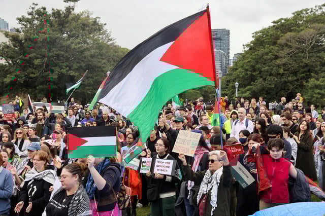 Members of the Palestine Action Group gather ahead of a rally, amid the ongoing conflict between Israel and the Palestinian Islamist group Hamas, in Sydney, Australia May 3, 2024. REUTERS/Alasdair Pal/File Photo