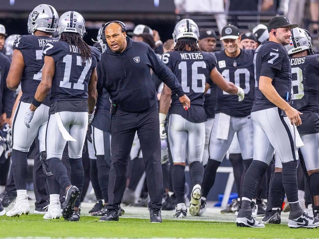 'You've Got To Ask Davante That' - Antonio Pierce Has No Idea Why Davante Adams Wants To Be Traded, Clearly Sick Of The Situation