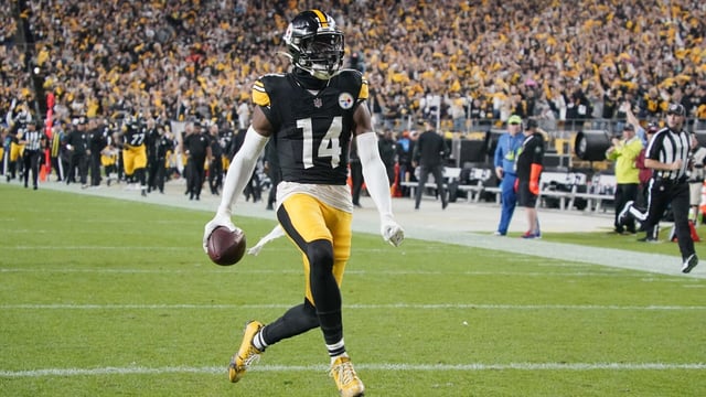 Pittsburgh Steelers wide receiver George Pickens scores a touchdown during the first half of an NFL football game against the Cleveland Browns Monday, Sept. 18, 2023, in Pittsburgh. (AP Photo/Gene J. Puskar)