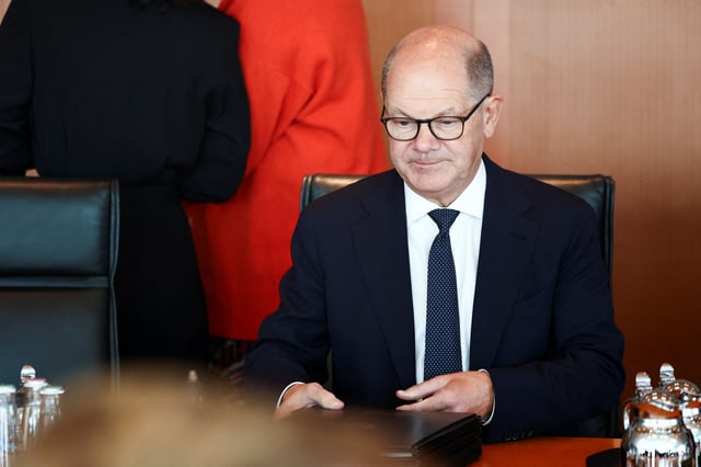 German Chancellor Olaf Scholz attends a cabinet meeting at the Chancellery in Berlin, Germany, October 9, 2024. REUTERS/Liesa Johannssen/File Photo