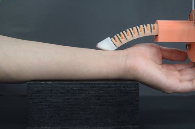 Robotic finger shows its sensitivity. PC: Hongbo Wang University of Science and Technology of China