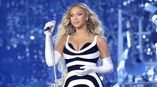 Beyoncé performs onstage during the "RENAISSANCE WORLD TOUR"