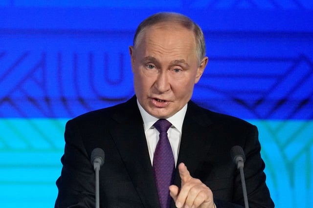 Russian President Vladimir Putin attends the BRICS Business Forum in Moscow, Russia October 18, 2024. Alexander Zemlianichenko/Pool via REUTERS