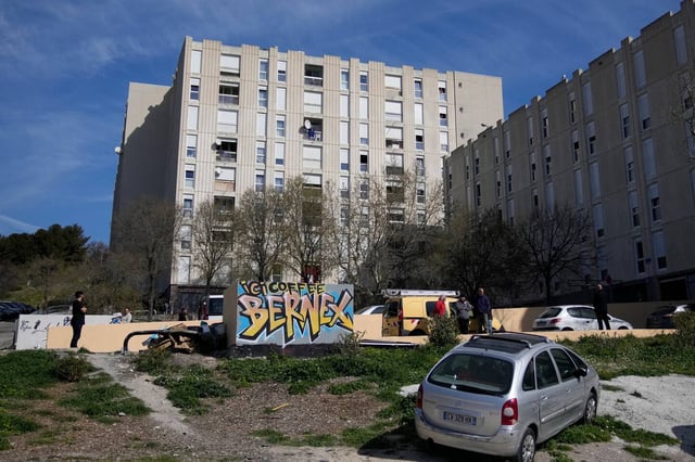 Les deux agents ont été agressés au cours d'une opération dans le quartier de La Castellane, à Marseille.
