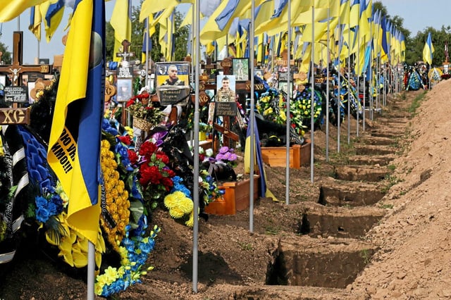 Un cimetière à Zaporijia, en Ukraine, le 17 mai 2024.
