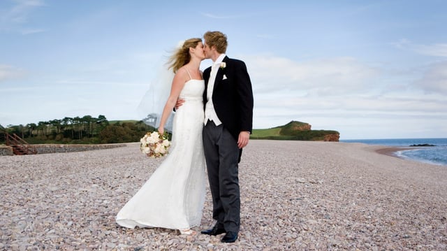 In the UK, the data found that among people who were married, the rate of depressive symptoms was about 2 per cent, less than half that seen in singletons