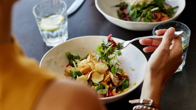 Nobody goes out for lunch Monday to Friday any more, or evidently not enough of them to keep a restaurant going