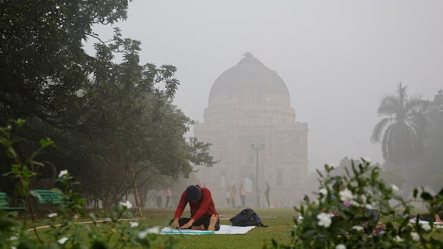 Sky enveloped with smog after Delhi's air quality turns hazardous due to alarming air pollution. (Reuters)