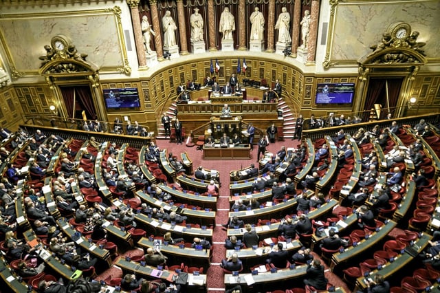 Le Sénat a jusqu'au 26 novembre pour étudier le texte entier.
