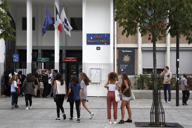 Le 28 février 2024, une altercation a éclaté à la cité scolaire Maurice-Ravel après qu’une élève a refusé d’ôter son voile dans l’enceinte de l’établissement.