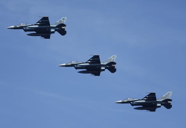 Japanese F-2 Fighter Jets
