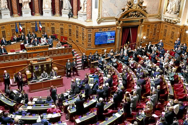 Le Sénat a également adopté, dans le même temps, une augmentation de la taxe sur les édulcorants de synthèse.
