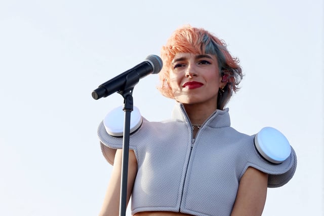 Flore Benguigui pendant le festival Coachella, le 12 avril à Indio, en Californie.