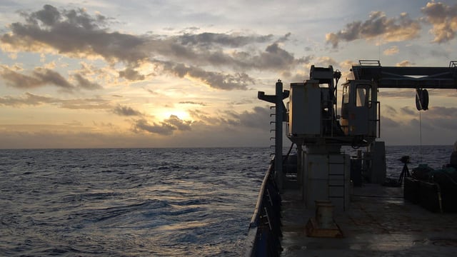 Moving ‘hotspot’ created world’s longest straight underwater mountain belt. Credit: Curtin University
