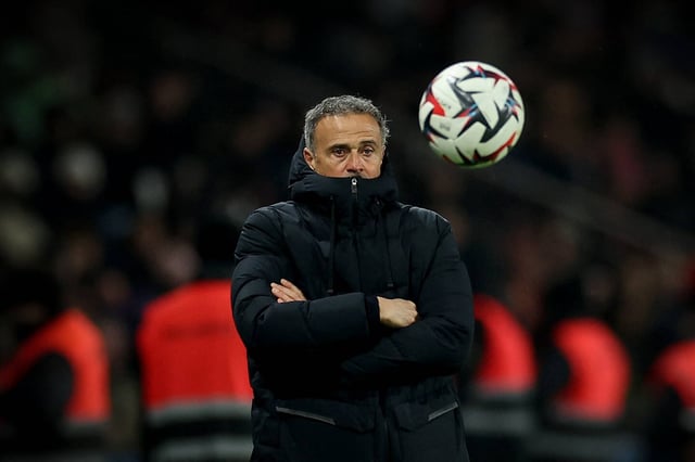 L'entraîneur du PSG, Luis Enrique, au Parc des princes, samedi 30 novembre.