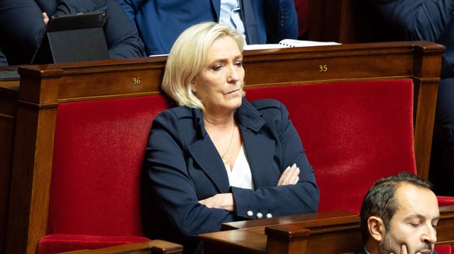 Marine Le Pen enferme Michel Barnier dans cette alternative infernale: capituler devant elle ou tomber.