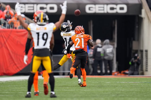 Pittsburgh Steelers receiver George Pickens against the Cincinnati Bengals