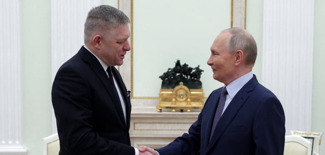 Premierminister Robert Fico (l.) und Präsident Wladimir Putin