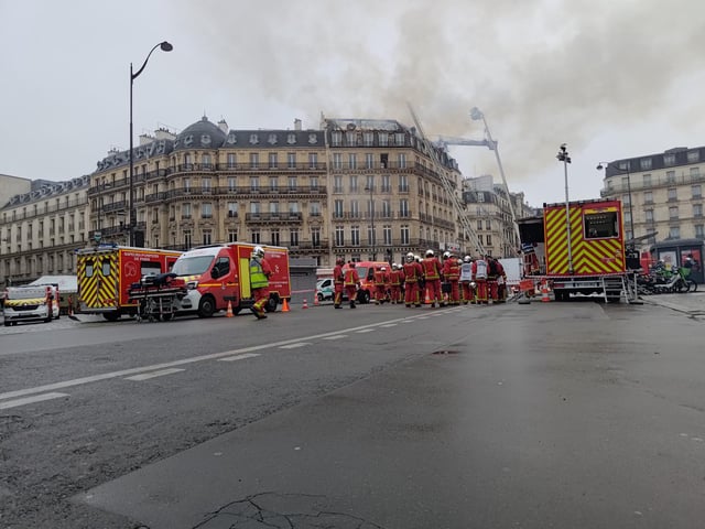 Paris: incendie en cours près de la gare Saint-Lazare